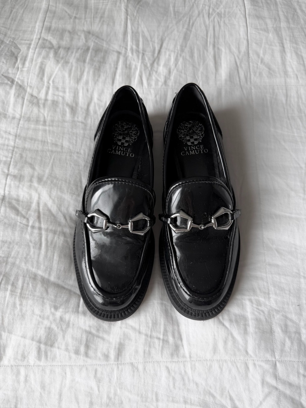 Vince Camuto Elpia Loafers in Black Patent Leather w/ Chain Accent Women’s 7